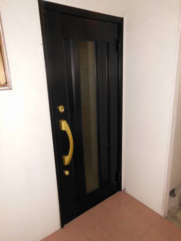 ウイングシャトー壺川の玄関