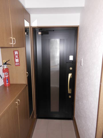 ウイングシャトー壺川の玄関