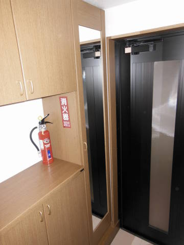 ウイングシャトー壺川の玄関