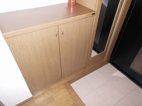 ウイングシャトー壺川の玄関