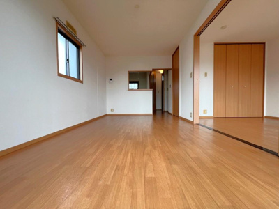 【居間・リビング】 | サンプラザＣ | ※202号室の画像です