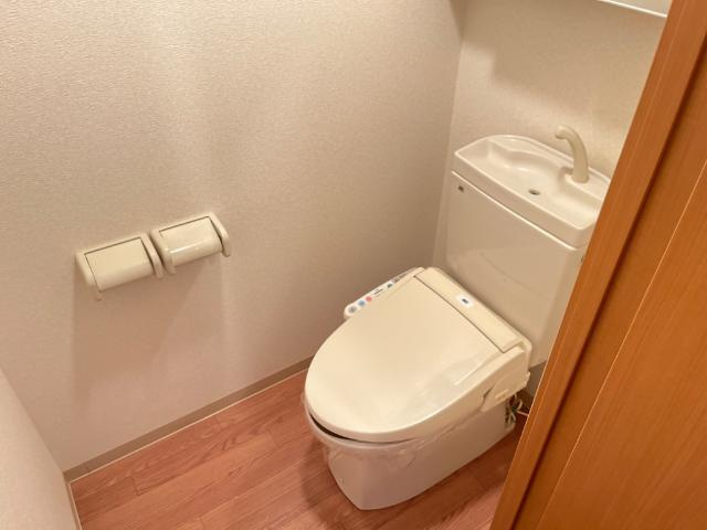 ファームハウス・ヒーローのトイレ|シャワー付トイレ