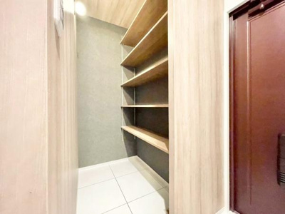 【収納】 | ステーションプラザ泉ヶ丘 | シューズクローゼットで散らかりがちな玄関もスッキリ！
