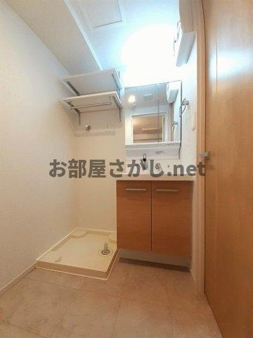 プラムツリー神楽坂【ペットOKの有名デベロッパー施工のマンション／11月中旬入居可】の洗面所|広い洗面スペース