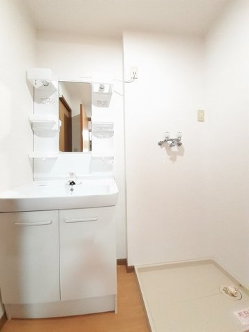 アル・カーサルの洗面所|コンパクトで使いやすい洗面所