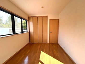 【洋室】 | ２階洋室６帖(南側)