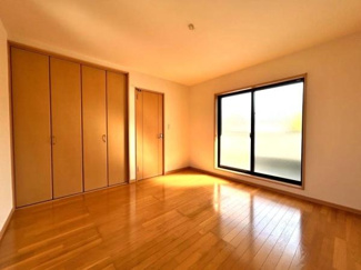 【洋室】 | ２階洋室８帖