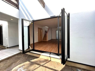 【居間・リビング】