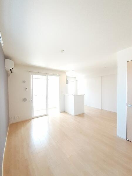 パラダリア　Ｃの居間・リビング