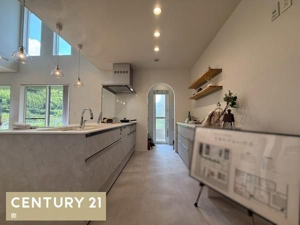 海南市且来　新築戸建のキッチン