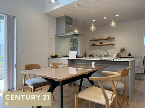 海南市且来　新築戸建の居間・リビング