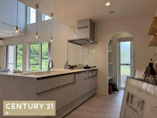 海南市且来　新築戸建のキッチン