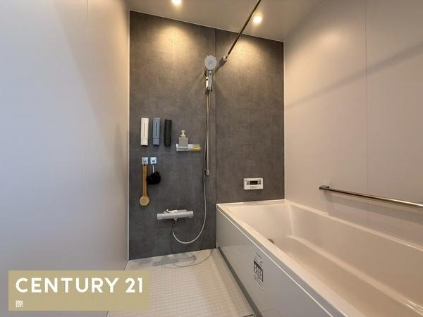 海南市且来　新築戸建の浴室