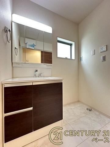 リーブルガーデン龍田 ２号棟 ／新築一戸建の内観：施工例|■広々としたＷＣＬを完備！大きな荷物も楽々収納！■