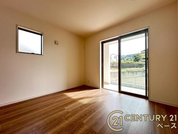 リーブルガーデン龍田 ２号棟 ／新築一戸建の内観：施工例|■フチなし＆トルネード洗浄でお掃除も楽らく！ウォシュレット付きです！■