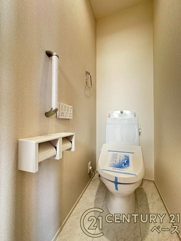 大和郡山市九条町 ／新築一戸建のトイレ|■現地撮影写真■１・２階ともに清潔感ある綺麗なお手洗を完備！