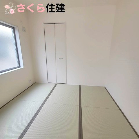 第1下野石橋　2号棟の和室|リビング隣の3畳の和室は来客時や、小さなお子様のスペースとしても活用いただけます◎