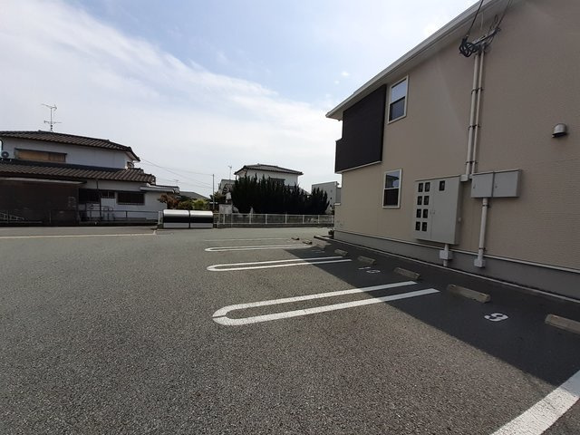 プラシードⅡの駐車場