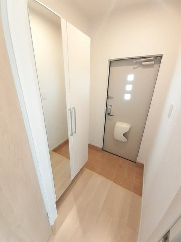 シャトレ・カズＢの玄関