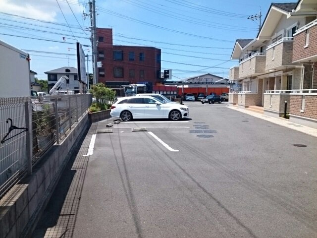 ラフィナート　Ⅱの駐車場