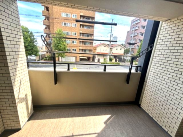 ワコーレフェリズ西岡本のバルコニー