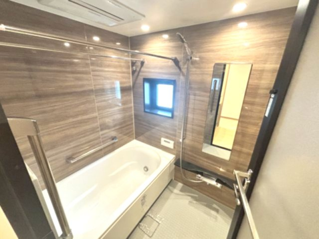 ワコーレフェリズ西岡本の浴室