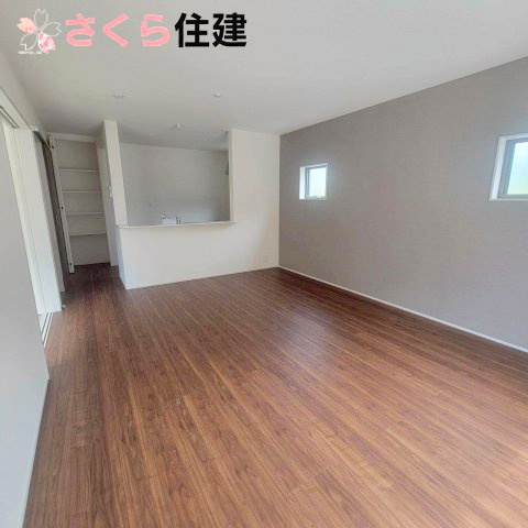 第1下野石橋　3号棟の居間・リビング|南向きの15帖のリビングは日当たり良好です♪