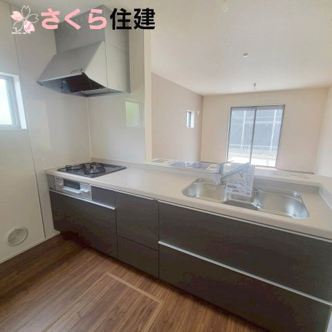 第1下野石橋　3号棟のキッチン|対面式のキッチンは家族との会話を楽しみながらお料理が作れます♪