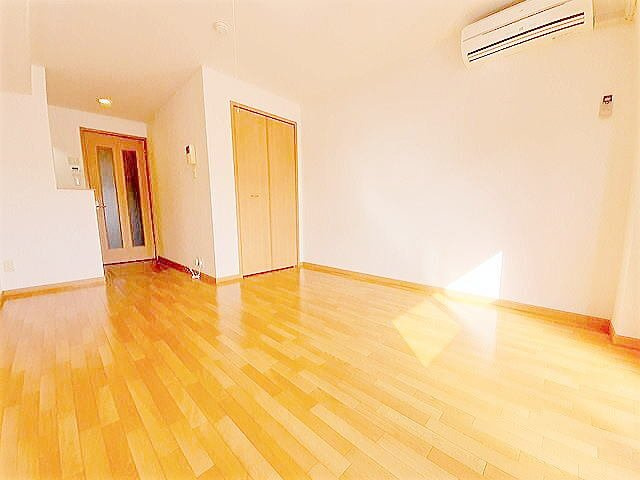 プレーヌ参番館の居間・リビング