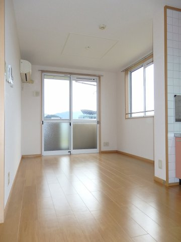 リヴェル　ブレ　Ｃの居間・リビング