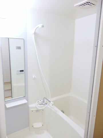 リヴェル　ブレ　Ｃの浴室