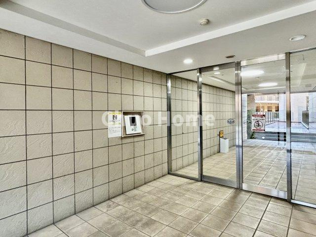 ジェイパーク北千住モナクレイスの防犯設備|【オートロック】オートロックシステムでセキュリティ充実。当たり前ですが、安全で安心して暮らすのって大事ですよね。お探しのご条件でオートロック付きの物件を探す方も多いですがやはりセキュリティは大事です。