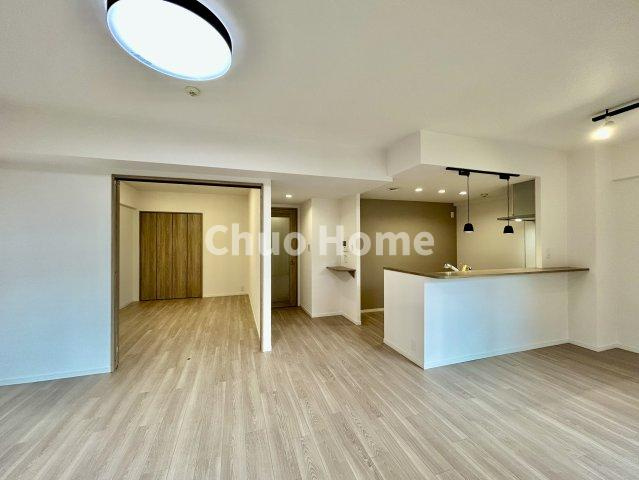 ジェイパーク北千住モナクレイスの居間・リビング|リビングダイニング