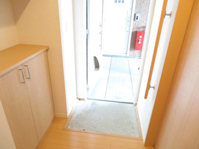 【玄関】 | エスポアメゾン B | 同タイプ別室