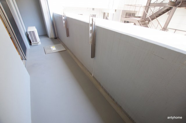 ES-Grande江坂公園　仲介手数料無料のバルコニー