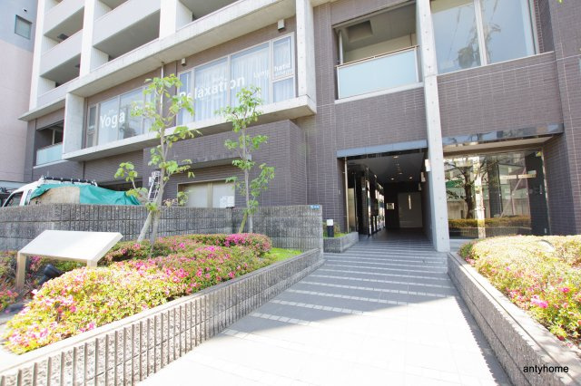 ES-Grande江坂公園　仲介手数料無料のエントランス