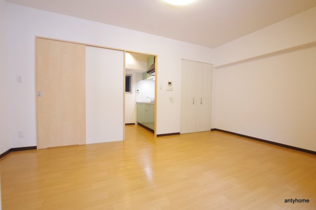 ES-Grande江坂公園　仲介手数料無料の居間・リビング