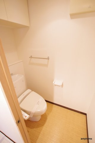 ES-Grande江坂公園　仲介手数料無料のトイレ