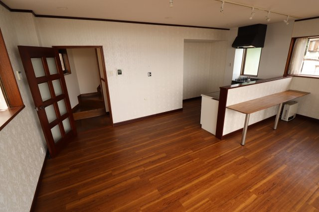 洲本市炬口戸建の居間・リビング