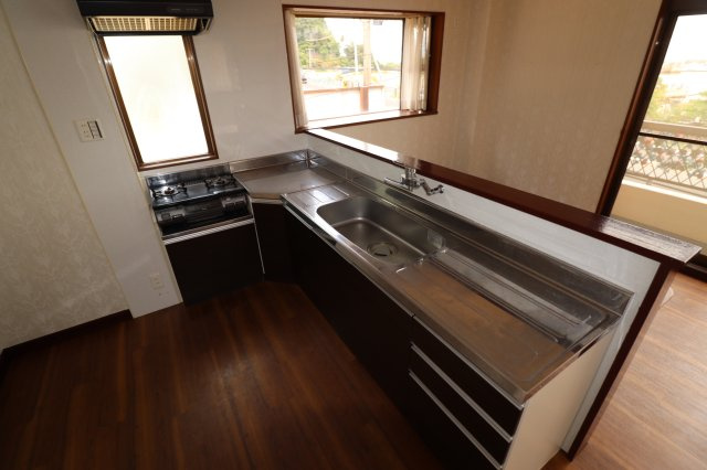 洲本市炬口戸建のキッチン