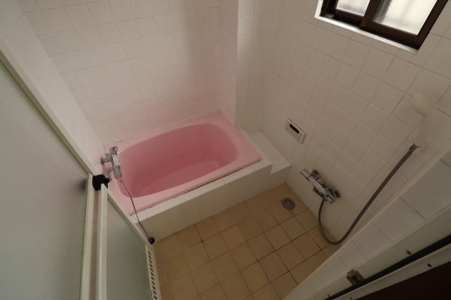 洲本市炬口戸建の浴室