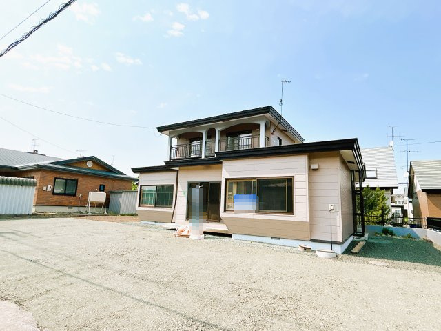 【外観】 | 北見市東相内町６５１番地２１　中古売家 | 【住宅ローン減税対象】価格には消費税、リフォーム費用を含みます。
