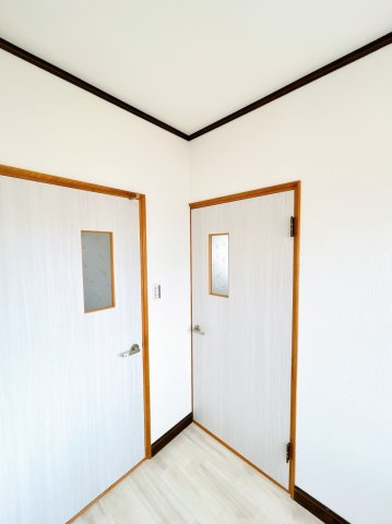 【洋室】 | 北見市東相内町６５１番地２１　中古売家 | 【リフォーム済】2階のドアは張替えを行い、ドアノブは新品に交換致しました。直接手に触れる部分なので新品だとうれしいですね。