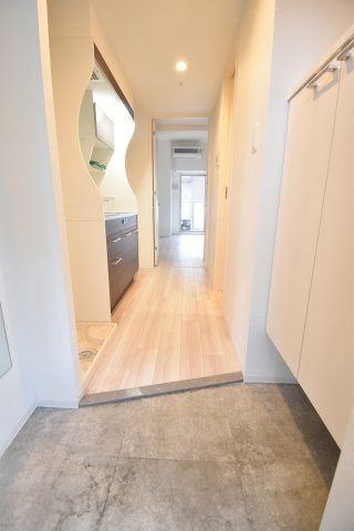 セレニテ九条リアンの玄関