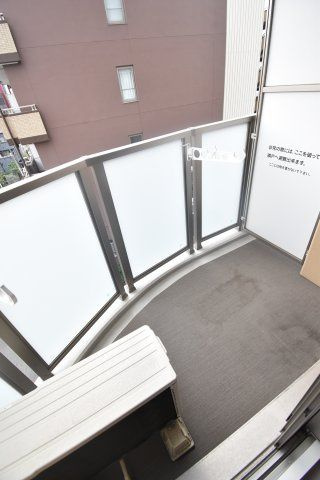 セレニテ九条リアンのバルコニー