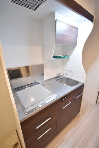 セレニテ九条リアンのキッチン