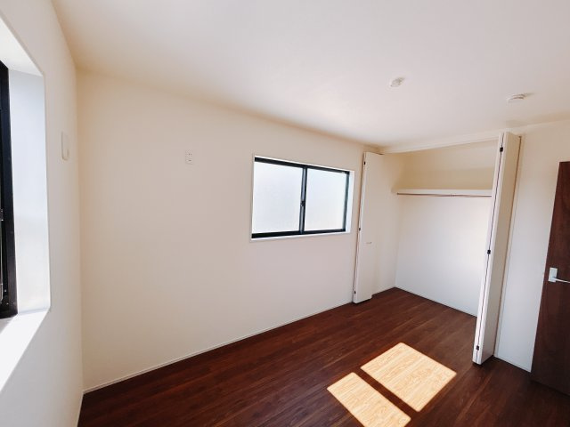 【新築戸建】渋川行幸田の洋室|■2階洋室（2号棟）｜子供部屋のメリットは「自立心を養うことができる」「自分で整理整頓できるようになる」そして、お子様が成長した際には「プライバシーを確保できる」といい事だらけ♪