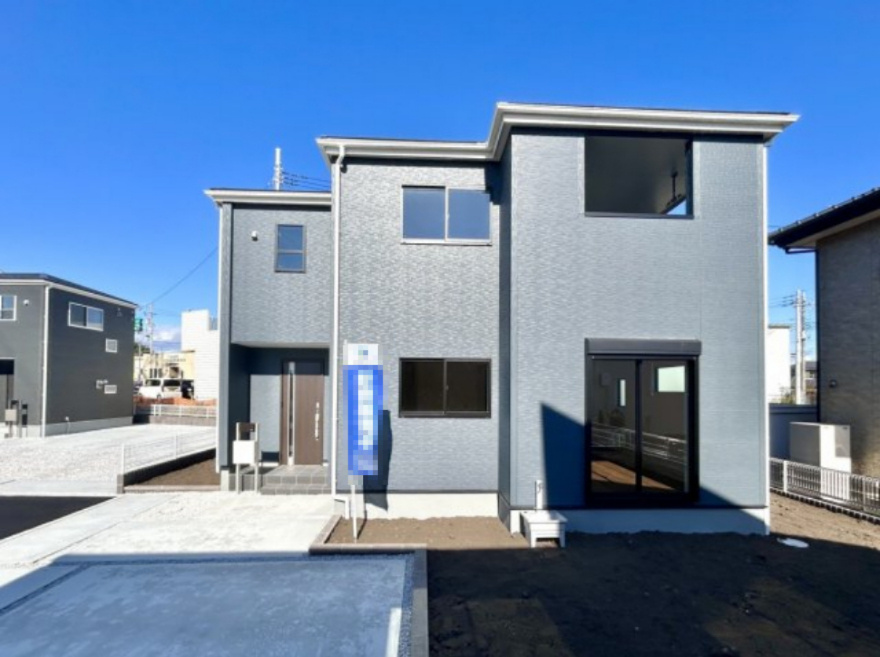【新築戸建】渋川行幸田の外観|■外観（2号棟）｜特徴のある個性的な住まいと美しい街並み、そして住みやすい環境を、ぜひ現地でご覧になりませんか。お気軽にお問合せください(^^)  