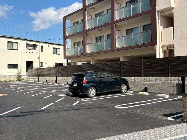 Sha Maison NAOの駐車場|駐車スペースもあります