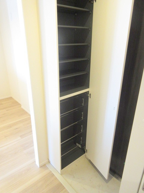 Ｒｅｇｕｌｕｓ六町の玄関|★シューズＢＯＸ★